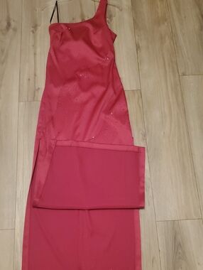Women’s One-Shoulder Red Evening Dress